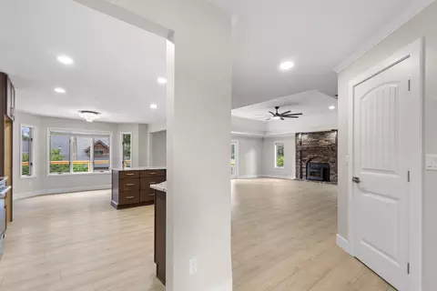Entry Way - 4081 E Kingsbury St, Springfield, MO 65809 photo 1 of 1