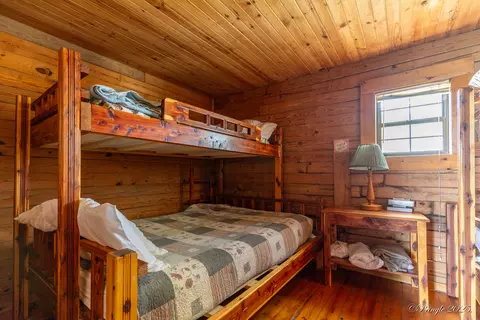 Bedroom - 377 Us-63, Mammoth Spring, AR 72554 photo 2 of 2