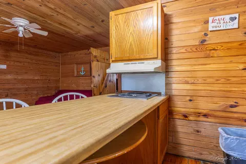 Kitchen - 377 Us-63, Mammoth Spring, AR 72554 photo 2 of 2