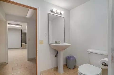 Bath - 1956 E Greenview St, Springfield, MO 65803 photo 5 of 5