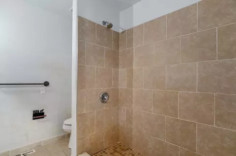 Bath - 1956 E Greenview St, Springfield, MO 65803 photo 3 of 5