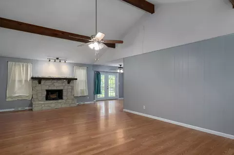 Living - 1956 E Greenview St, Springfield, MO 65803 photo 2 of 3