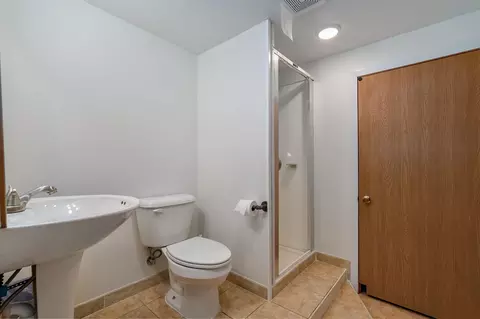 Bath - 1956 E Greenview St, Springfield, MO 65803 photo 4 of 5