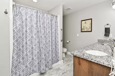 Bath - 1682 Ft Sumter Ct, Republic, MO 65738 photo 3 of 4