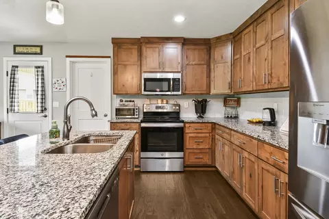 Kitchen - 1682 Ft Sumter Ct, Republic, MO 65738 photo 4 of 9