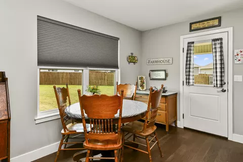 Entry Way - 1682 Ft Sumter Ct, Republic, MO 65738 photo 2 of 6