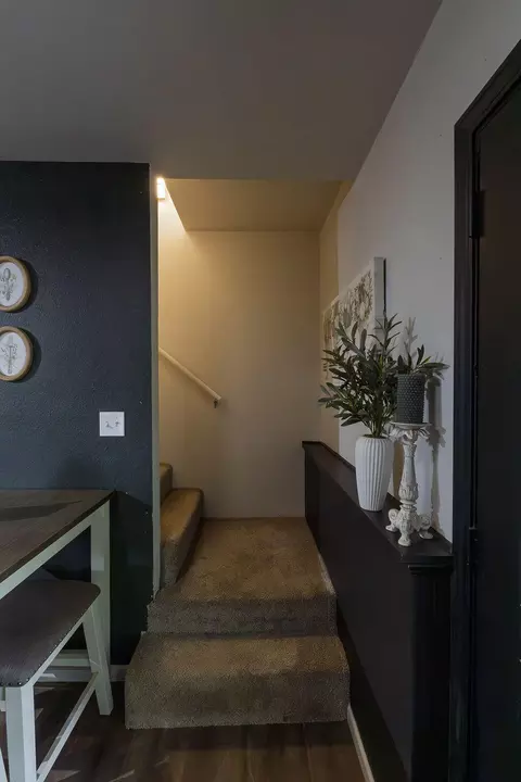 Entry Way - 4221 W La Siesta Pl, Springfield, MO 65802 photo 2 of 2