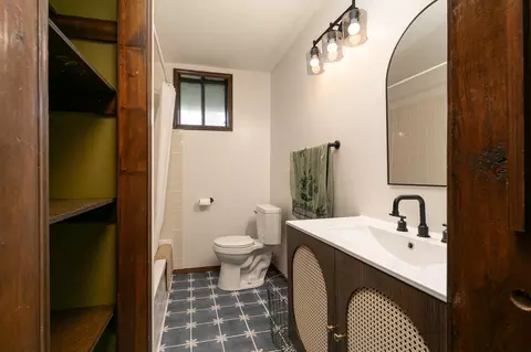 Bath - 9079 E Division St, Strafford, MO 65757 photo 3 of 4