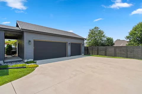Exterior - 1085 E Valley Trail Dr, Republic, MO 65738 photo 3 of 15