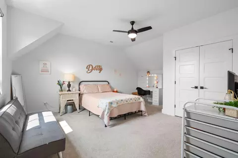 Bedroom - 1085 E Valley Trail Dr, Republic, MO 65738 photo 4 of 7