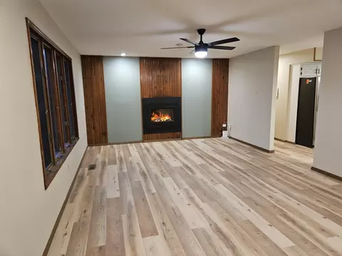 Living - 806 E Springfield St, Aurora, MO 65605 photo 1 of 3