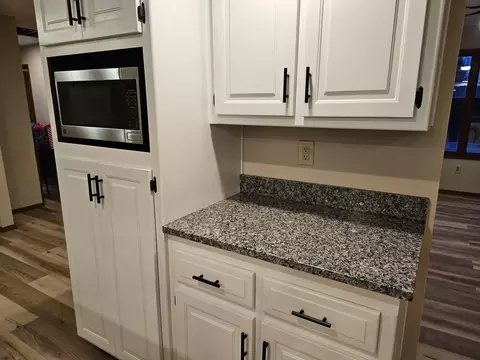 Kitchen - 806 E Springfield St, Aurora, MO 65605 photo 9 of 9