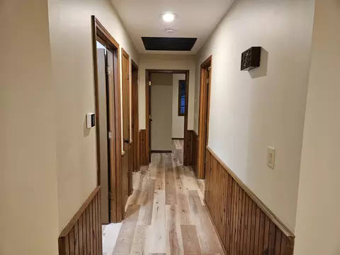 Entry Way - 806 E Springfield St, Aurora, MO 65605 photo 2 of 5