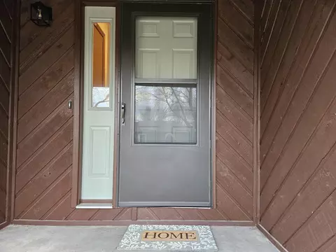 Entry Way - 806 E Springfield St, Aurora, MO 65605 photo 1 of 5
