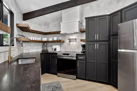 Kitchen - 26963 Cottage Ln, Shell Knob, MO 65747 photo 2 of 6