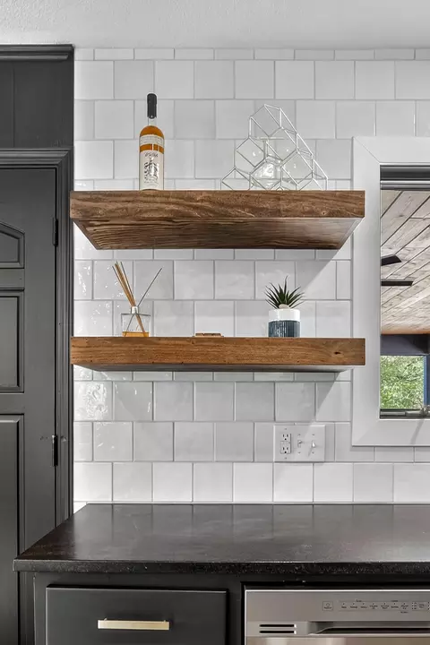 Kitchen - 26963 Cottage Ln, Shell Knob, MO 65747 photo 6 of 6
