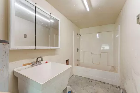 Bath - 364 Curtis Dr, Forsyth, MO 65653 photo 5 of 5