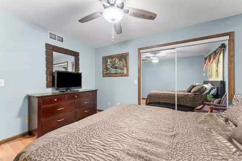 Bedroom - 364 Curtis Dr, Forsyth, MO 65653 photo 4 of 8