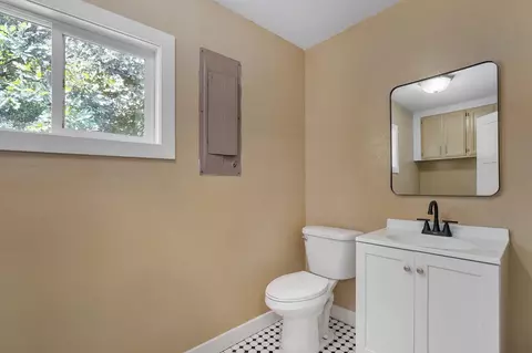 Bath - 205 Kings Dr, Willard, MO 65781 photo 1 of 3