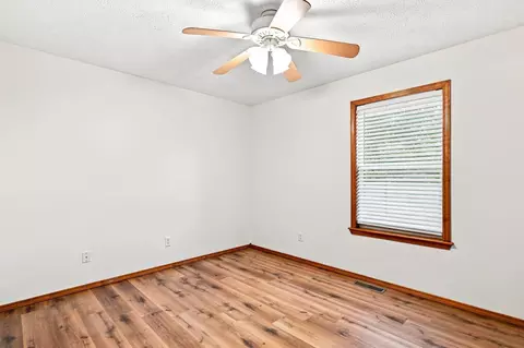 Bedroom - 3618 W Vincent Dr, Springfield, MO 65810 photo 4 of 4
