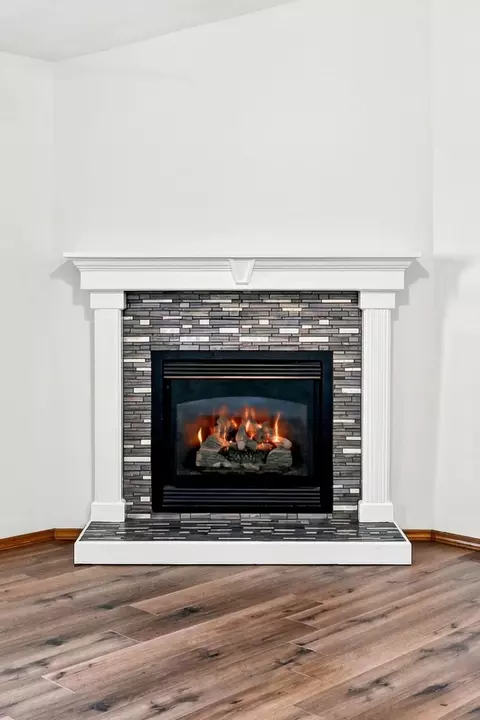 Living - 3618 W Vincent Dr, Springfield, MO 65810 photo 3 of 6