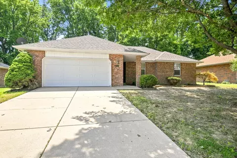 Exterior - 3618 W Vincent Dr, Springfield, MO 65810 photo 2 of 7