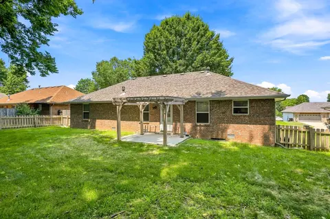 Exterior - 3618 W Vincent Dr, Springfield, MO 65810 photo 5 of 7