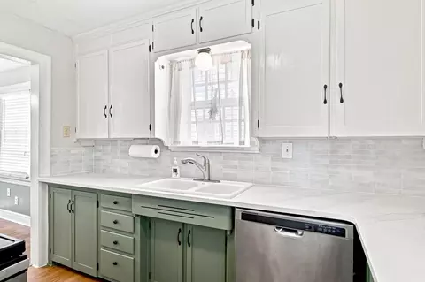 Kitchen - 1113 E Washita St, Springfield, MO 65807 photo 3 of 5