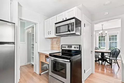 Kitchen - 1113 E Washita St, Springfield, MO 65807 photo 4 of 5