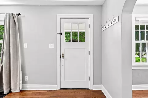 Entry Way - 1113 E Washita St, Springfield, MO 65807 photo 1 of 3