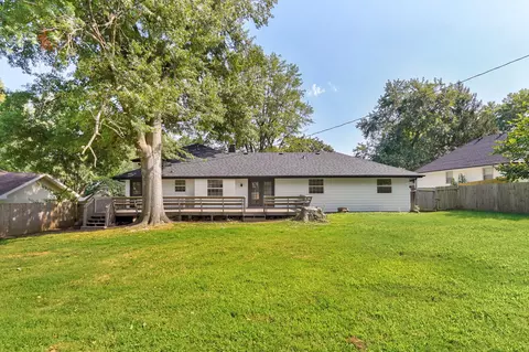 Exterior - 515 E Kingsley St, Springfield, MO 65807 photo 12 of 12