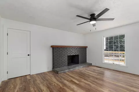 Living - 515 E Kingsley St, Springfield, MO 65807 photo 5 of 8