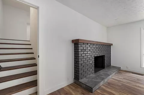 Living - 515 E Kingsley St, Springfield, MO 65807 photo 6 of 8