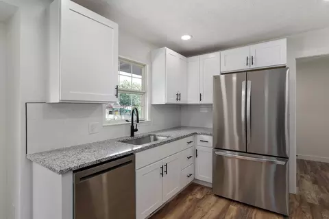 Kitchen - 515 E Kingsley St, Springfield, MO 65807 photo 2 of 2