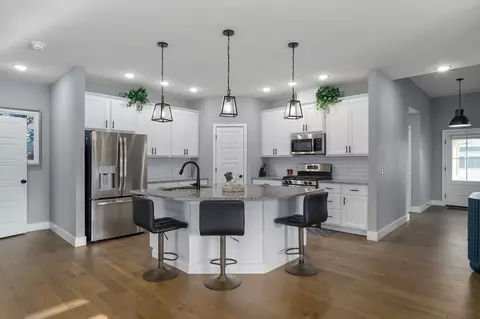 Kitchen - 4309 Hidden Oak Ct, Springfield, MO 65802 photo 1 of 2