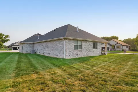 Exterior - 4309 Hidden Oak Ct, Springfield, MO 65802 photo 5 of 7