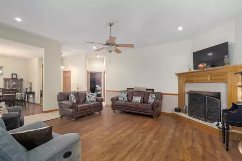 Living - 3848 W Suzanne St, Brookline, MO 65619 photo 2 of 2