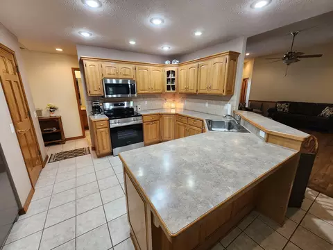 Kitchen - 3848 W Suzanne St, Brookline, MO 65619 photo 3 of 4