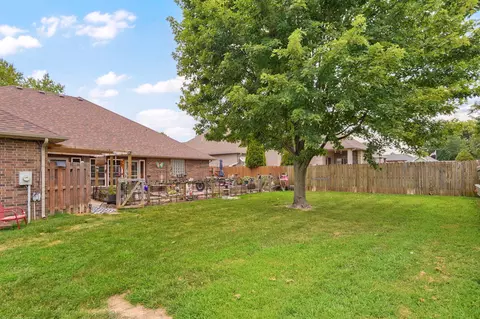 Exterior - 3848 W Suzanne St, Brookline, MO 65619 photo 4 of 5
