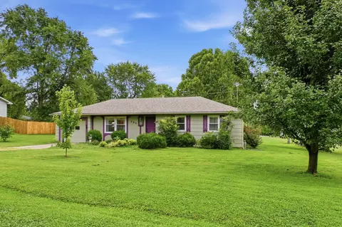 706 N Ward St, Stockton, MO 65785