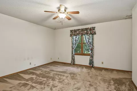 Bedroom - 144 Meadow Ave, Branson, MO 65616 photo 3 of 8