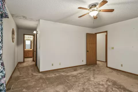 Bedroom - 144 Meadow Ave, Branson, MO 65616 photo 4 of 8