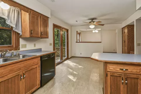Kitchen - 144 Meadow Ave, Branson, MO 65616 photo 7 of 7
