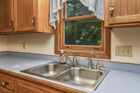 Kitchen - 144 Meadow Ave, Branson, MO 65616 photo 5 of 7