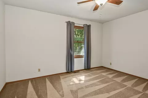 Bedroom - 144 Meadow Ave, Branson, MO 65616 photo 5 of 8