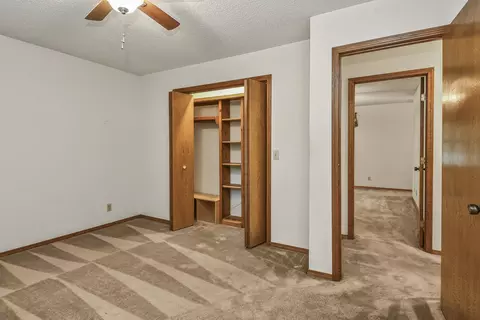 Bedroom - 144 Meadow Ave, Branson, MO 65616 photo 6 of 8