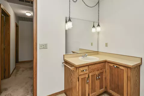 Bath - 144 Meadow Ave, Branson, MO 65616 photo 4 of 5