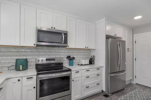 Kitchen - 5103 N 10th Ave, Ozark, MO 65721 photo 3 of 3