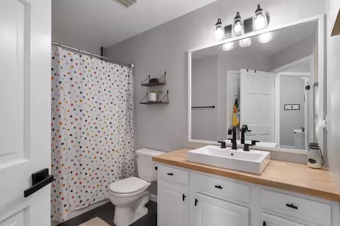 Bath - 5103 N 10th Ave, Ozark, MO 65721 photo 4 of 4