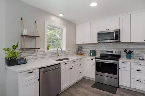 Kitchen - 5103 N 10th Ave, Ozark, MO 65721 photo 2 of 3